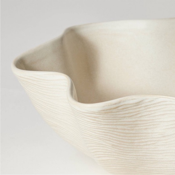 Threshold Studio Mcgee Ceramic Wave Bowl 2023 - NWT - Picture 3 of 6